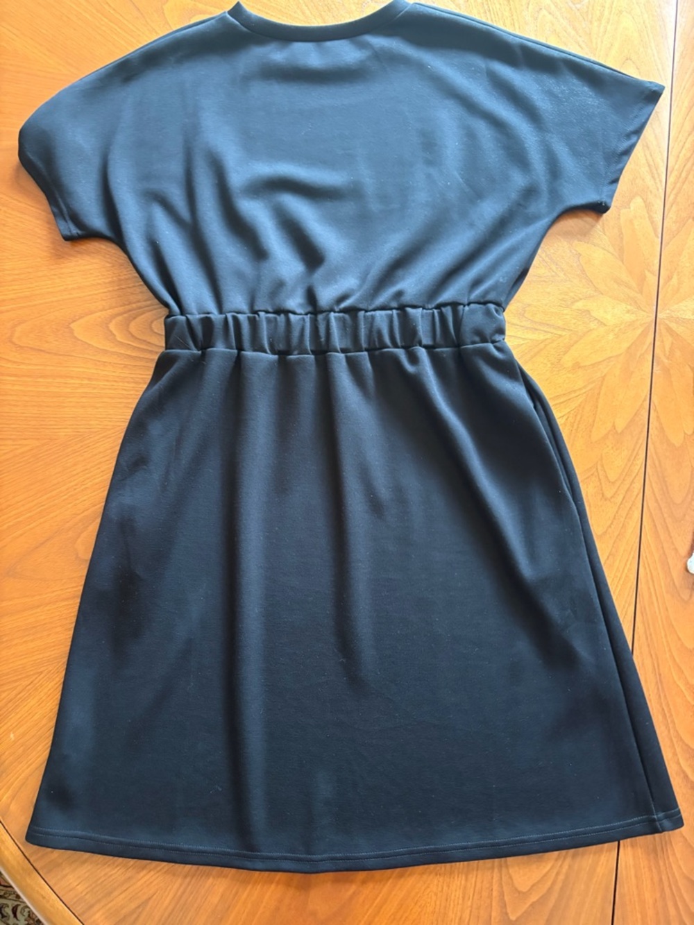 Two dresses: black and white ! - Picture 4 of 6